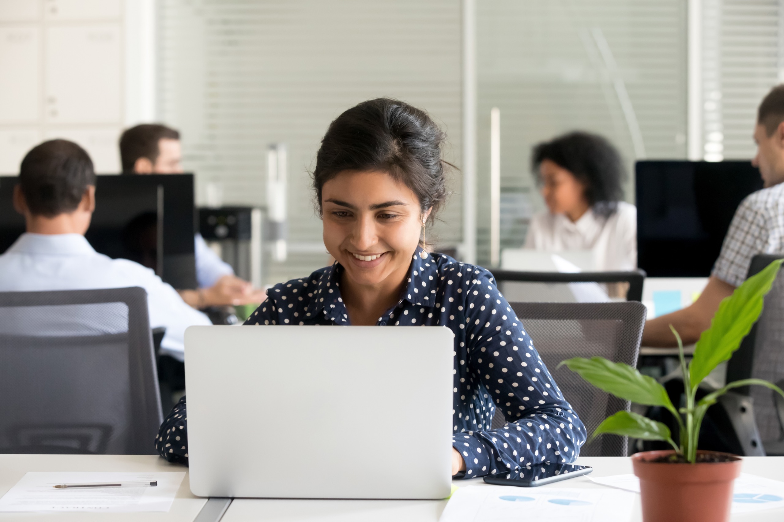 Women on her laptop. 